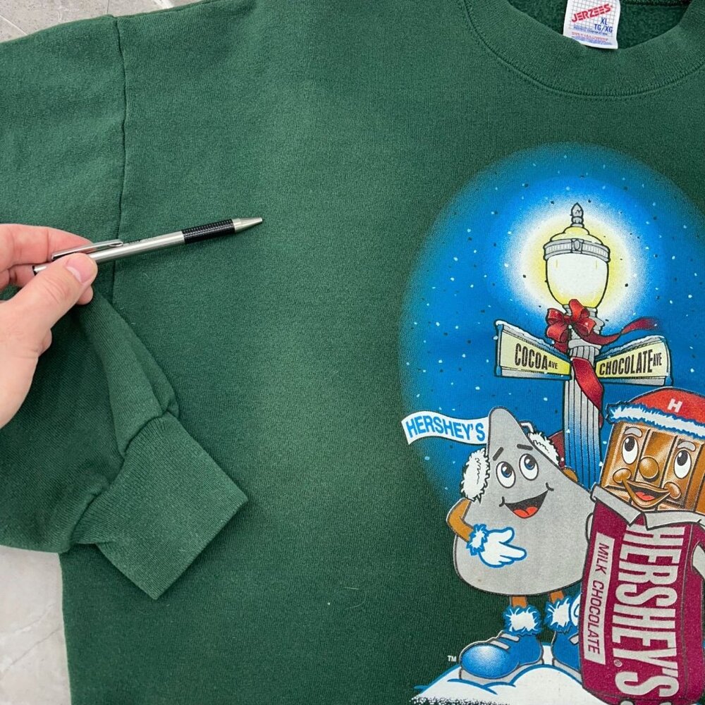 90s Vintage Hershey Sweatshirt Mens XL Chocolate Kiss Faded Winter‎ Christmas - Picture 6 of 12